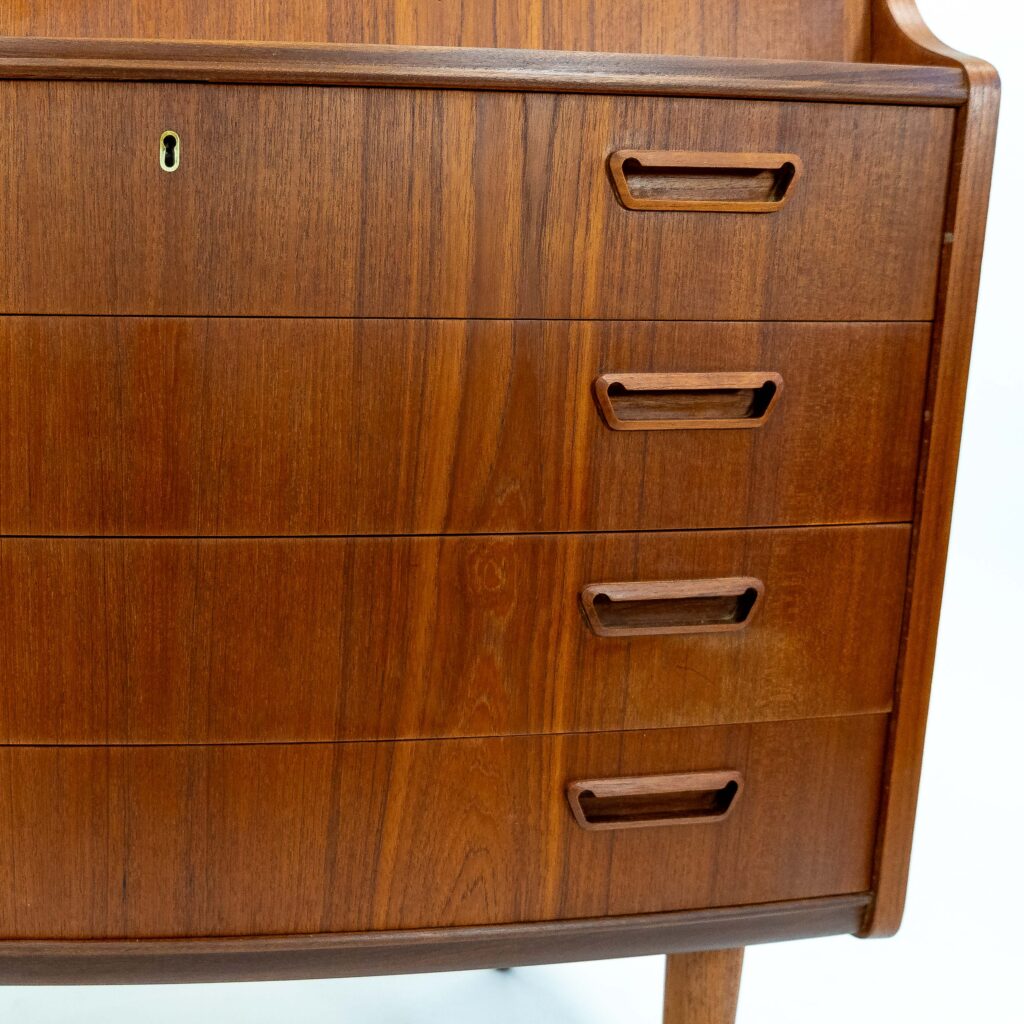 75581