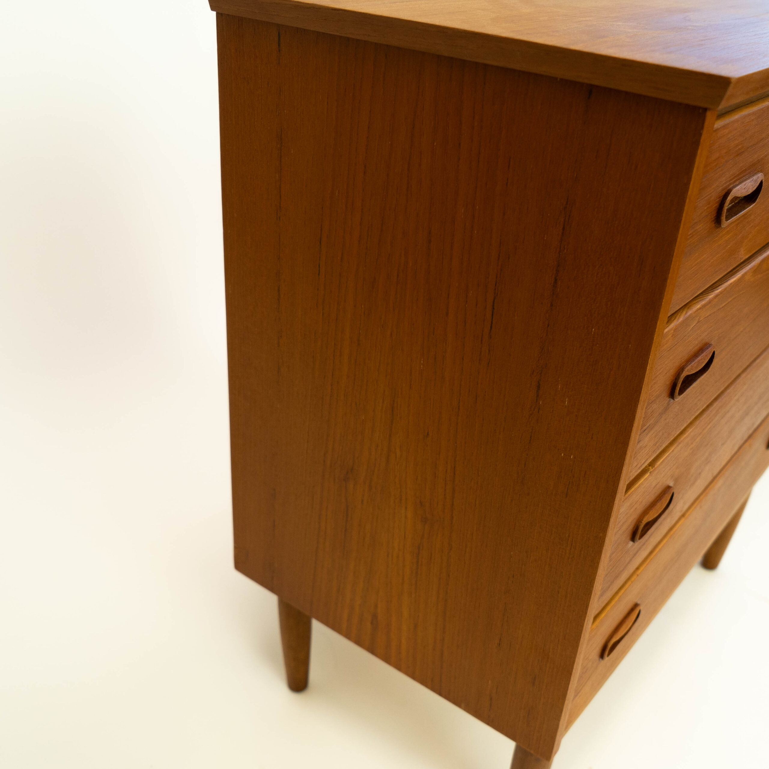 83422